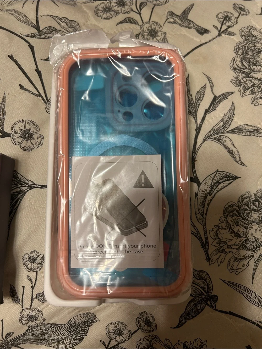 Magnetic case for I phone 14 pro case with invisible stand 6.1 PINK NEW